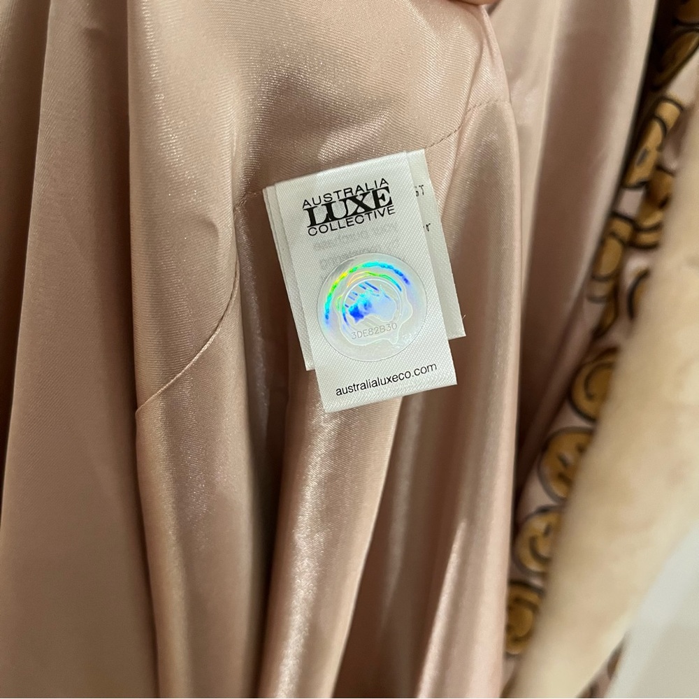 Australia Luxe Collective Empress Long Satin Smiles Smiley Face Robe - Picture 9 of 16